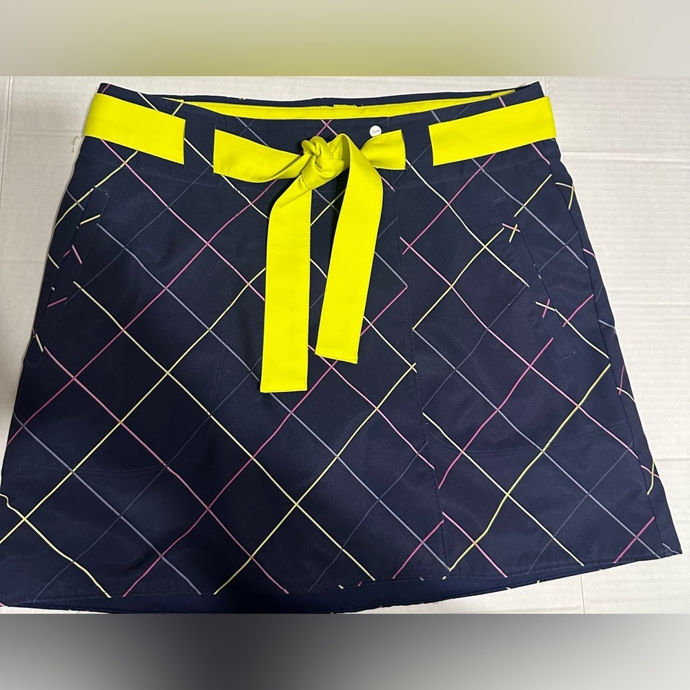 Nike Golf Skort Plaid with Yellow Accents 3 Botttoms in One